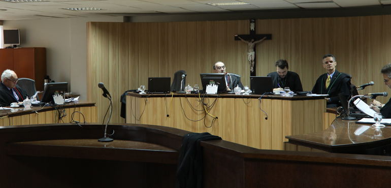 Coelce deve indenizar em R$ 100 mil mulher que perdeu marido e filha, vítimas de choque elétrico