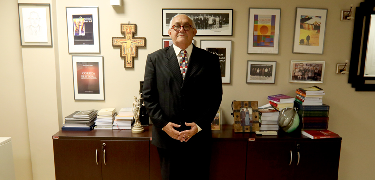 Literatura e toga: as duas faces de Durval Aires Filho