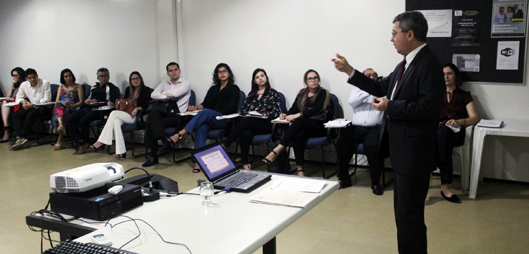 Fórum de Fortaleza capacita juízes e servidores da área cível para atuar em plantões criminais