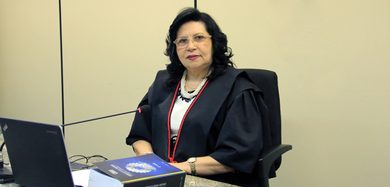 Desembargadora Nailde Pinheiro assume interinamente a Presidência do TJCE