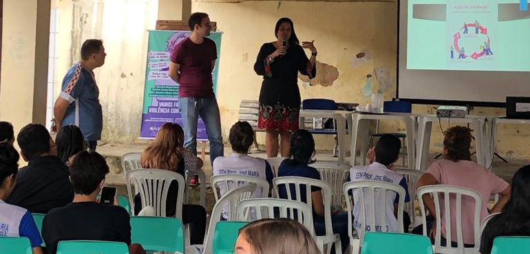 Juizado participa de evento em escola pública e conscientiza alunos sobre igualdade de gênero