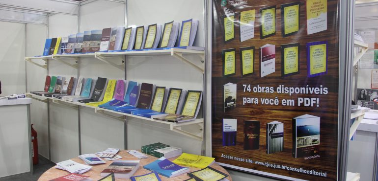 Estande do TJCE na Bienal Internacional do Livro do Ceará conta com obras da Esmec