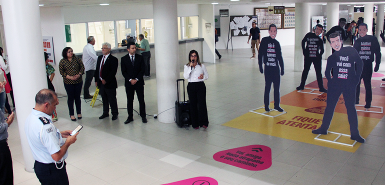 Exposição no Fórum Clóvis Beviláqua alerta para as formas de violência contra a mulher