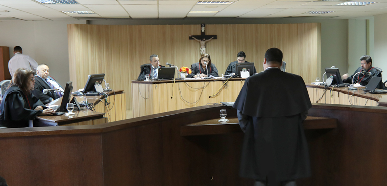 Companhia é condenada a indenizar cliente por atrasar instalação elétrica em obra