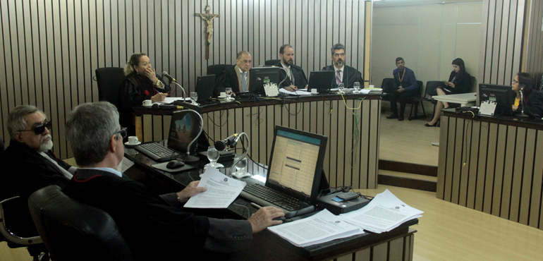 Município de Tauá deve indenizar casal que perdeu filho vítima de ataque de abelhas em praça