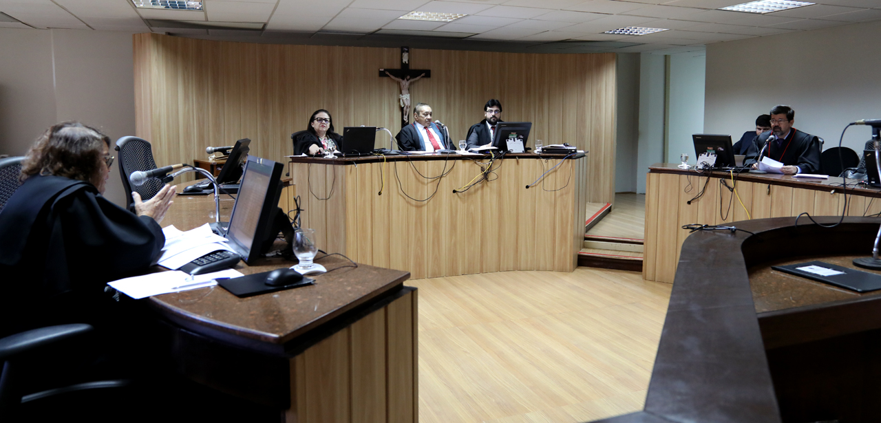 Idosa que sofreu acidente por negligência de motorista de ônibus deve receber indenização