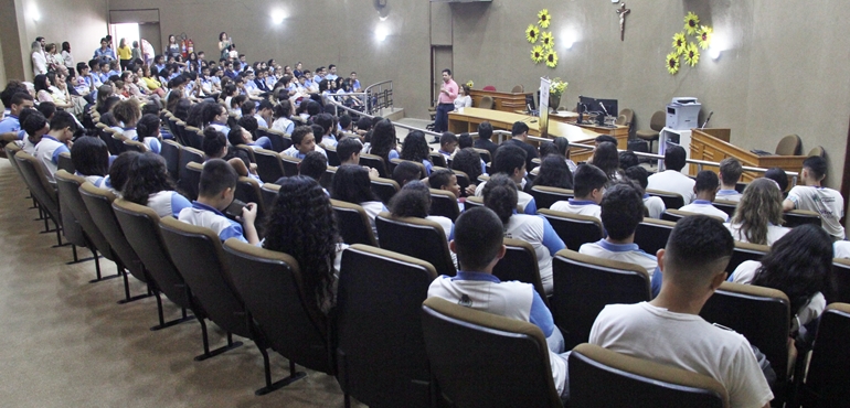 Professor e historiador fala sobre valorização da vida na campanha Setembro Amarelo do TJCE
