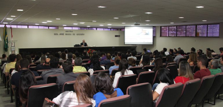 Magistrado ministra palestra sobre a nova lei de abuso de autoridade na Esmec