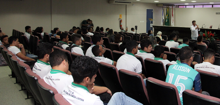 Palestras na Escola da Magistratura discutem o papel da literatura na sociedade