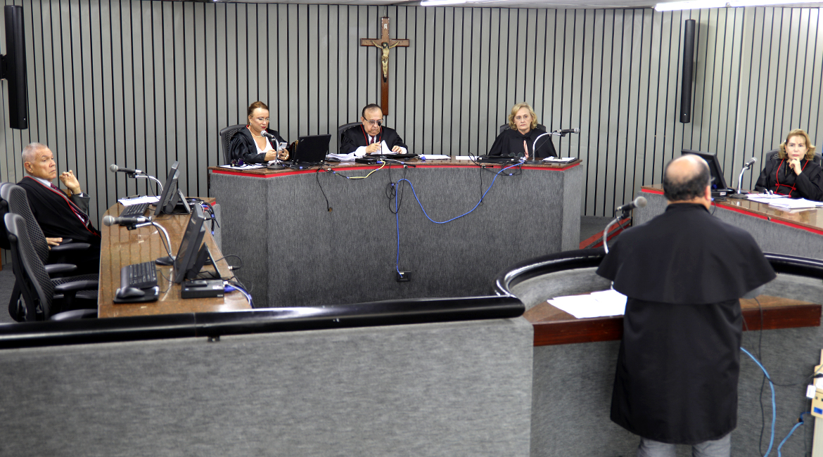 Hospital e médico devem pagar R$ 100 mil por morte de bebê após antecipar parto