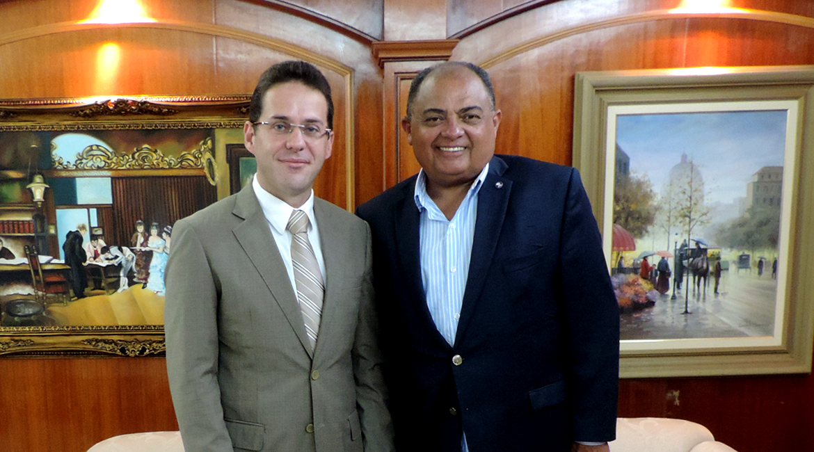 Corregedor-geral da Justiça reforça diálogo e transparência em primeira visita do novo presidente da ACM