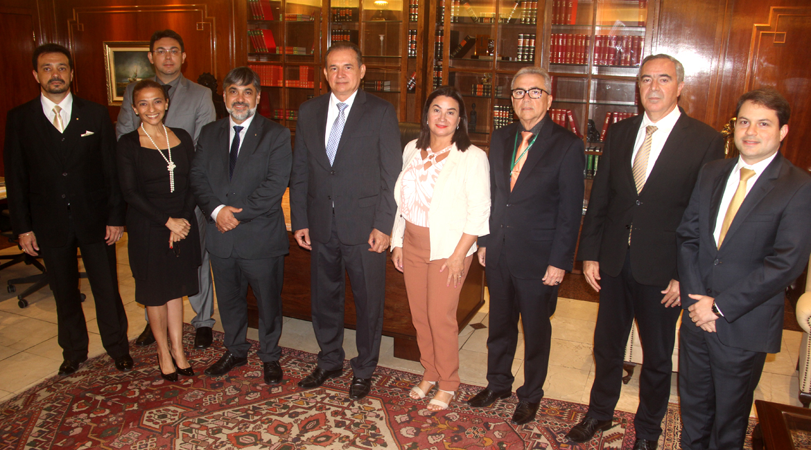 Presidente do Tribunal de Justiça do Ceará recebe superintendente do Banco do Brasil