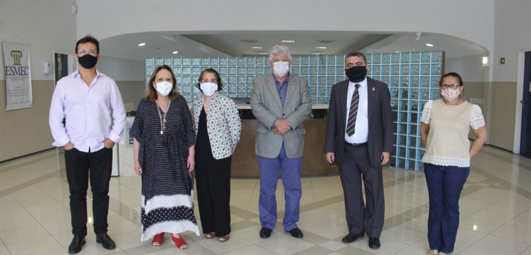 Representantes do Conselho de Educação realizam visita a Esmec