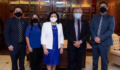 Presidente do TJCE recebe visita de representantes do Sindicato dos Oficiais de Justiça do Ceará