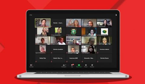 Mais de 300 farmácias distintas já aderiram à campanha Sinal Vermelho contra a violência doméstica no Ceará