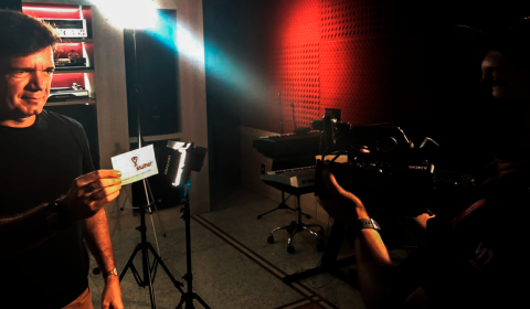 Cole essa ideia: Waldonys grava vídeo em apoio à campanha Justiça pela Mulher