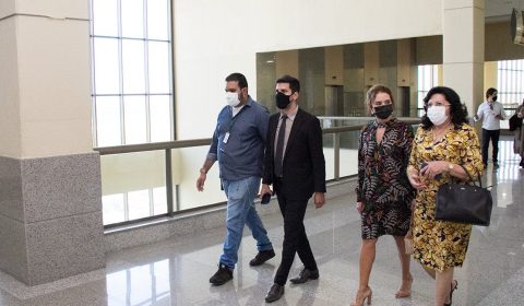 Presidente do TJCE visita prédios colocados à disposição do Poder Judiciário após incêndio