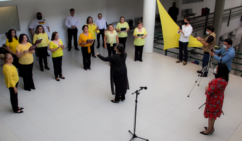 Coral do TJCE completa 26 anos de atuação com apresentação no Fórum em evento alusivo ao Setembro Amarelo