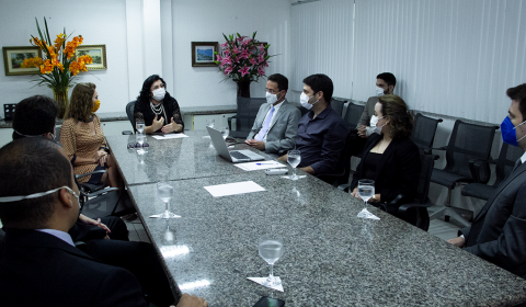 Quatro novos aprovados em concurso para juiz do TJCE escolhem comarcas; posse será nesta quinta-feira