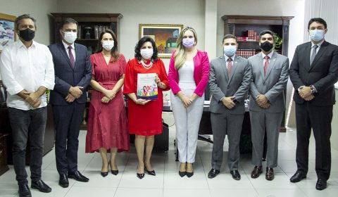 Violência contra a mulher é tema de encontro entre a presidente do TJCE e deputados estaduais