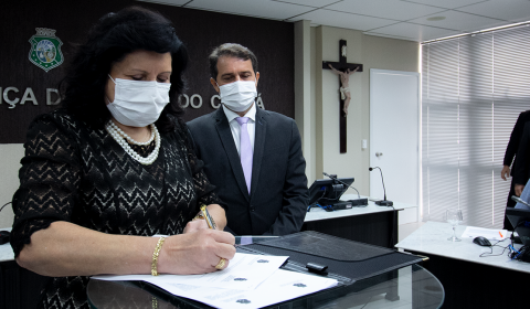 Tribunal de Justiça do Ceará e ALCE firmam parceria para beneficiar egressas do sistema prisional