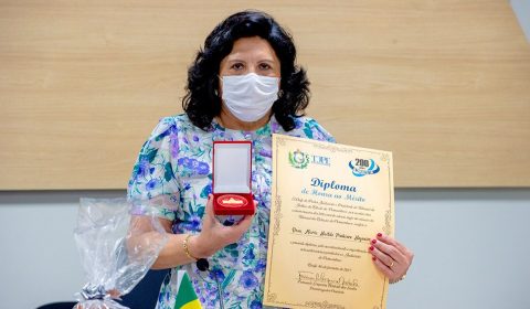 Presidente do TJCE recebe Medalha Comemorativa do Mérito Judiciário