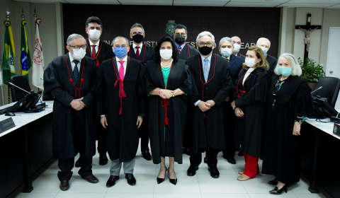 Realizada a primeira sessão do Órgão Especial no Fórum Clóvis Beviláqua e desembargadores elogiam novo espaço adaptado