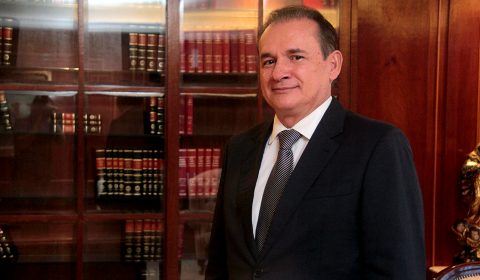 Desembargador Washington Araújo será agraciado com Título de Cidadão Cearense