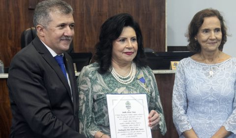 Presidente do TJCE é agraciada com Medalha Boticário Ferreira, a mais alta comenda do Poder Legislativo de Fortaleza