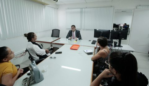 Representantes dos direitos dos internos das unidades prisionais são recebidos pelo corregedor de presídios de Fortaleza