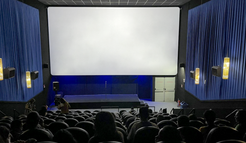 Cejai e shopping de Fortaleza viabilizam sessão de cinema para 51 crianças e adolescentes de abrigos de Fortaleza