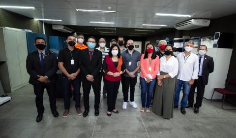 Presidente do TJCE visita Parque Gráfico no Centro de Documentação e Informática do Poder Judiciário