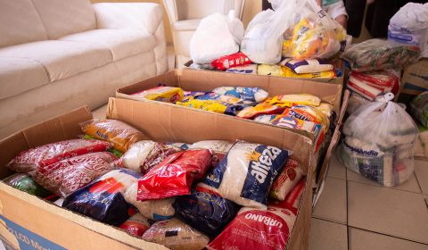 Casa do Menino Jesus recebe doação de alimentos da Assistência Militar do TJCE
