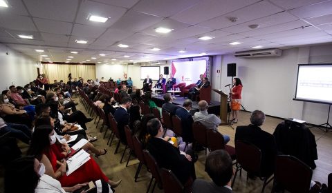 Seminário sobre Primeira Infância reúne gestores de Tribunais e profissionais que atuam com a temática