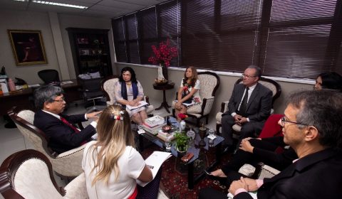 Cônsul-geral do Japão visita Fórum Clóvis Beviláqua para conhecer trabalho da Justiça Restaurativa