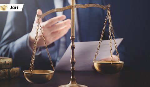 Acusado de matar ex-esposa na frente da filha é condenado a 23 anos de prisão por feminicídio