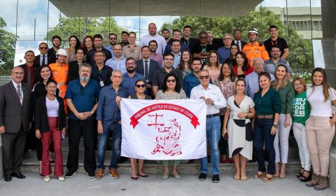 Comitiva formada por gestores do Poder Judiciário visita obras de reconstrução do prédio do TJCE