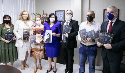 TJCE lança fac-símiles de obras da desembargadora Auri Moura Costa