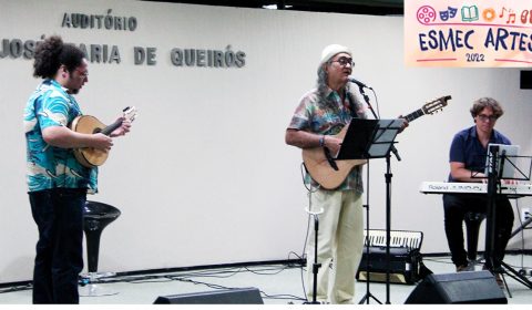 Esmec Artes 2022 homenageia cantor e compositor Petrúcio Maia