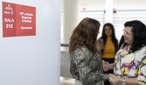 Juizados Especiais da Comarca de Fortaleza recebem visita da presidente do TJCE