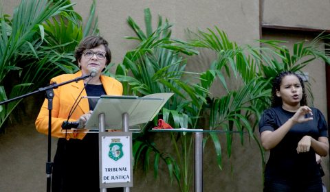 Juíza Solange Menezes Holanda é empossada como diretora do Fórum Clóvis Beviláqua