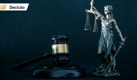 Município de Quixadá não pode impedir alunos sem condições de comprar o fardamento de entrar nas escolas púbicas