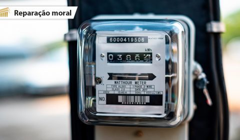 Consumidora ganha na Justiça estadual direito à indenização após cobrança irregular da Enel