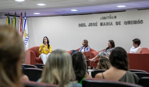Esmec realiza exposição “Mulheres Políticas” e promove roda de conversa sobre representatividade feminina