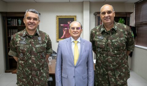 Presidente do TJCE recebe visita de generais da 10ª Região Militar