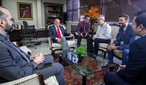 Presidente do TJCE recebe cientista de Harvard que vai avaliar Programa de Modernização do Judiciário cearense