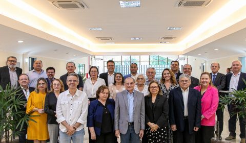 Presidente do TJCE promove reunião com desembargadores para debater avanços do Judiciário