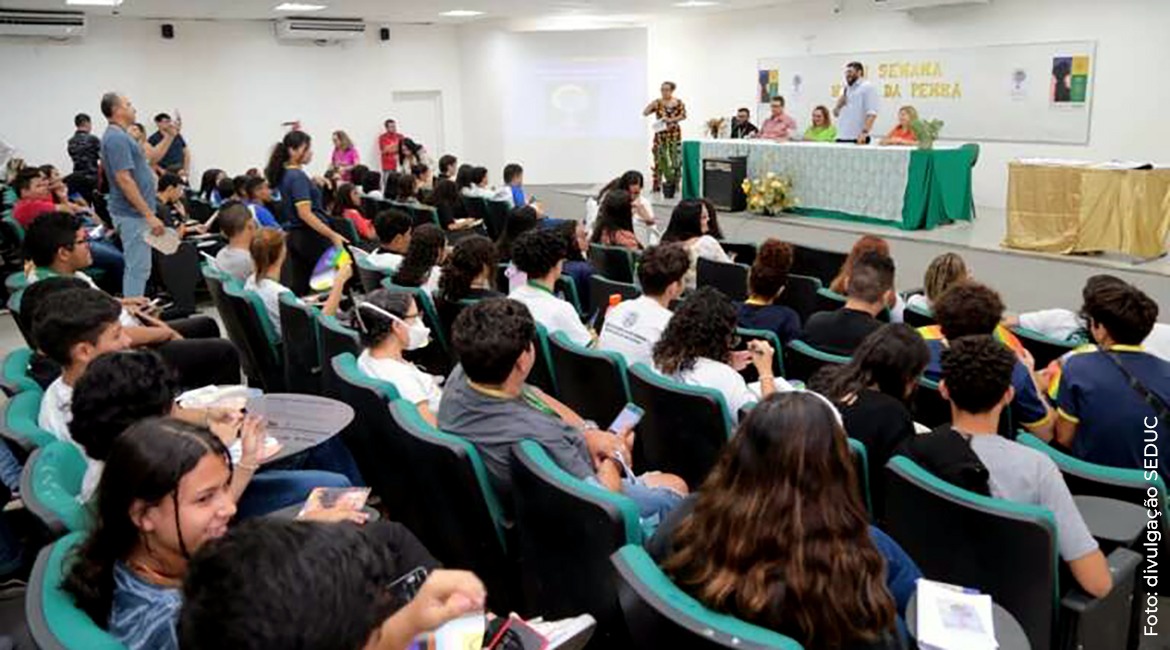 Ação educativa sobre violência doméstica marca abertura da 