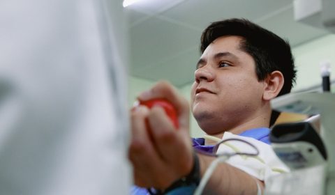 Servidores da Justiça estadual fazem doação de sangue e cadastro de medula óssea no Hemoce