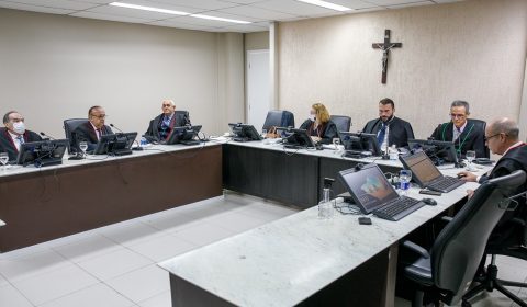 Plano de saúde deve pagar R$ 15 mil de indenização por negar atendimento para estudante grávida